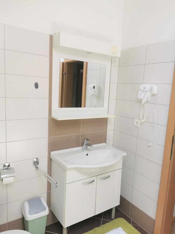 Lenka Apartments II Novalja Eksteriør bilde